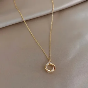 Elegant Alloy Circle Pendant Necklace with Imitation Pearls - Simple Style, Versatile Occasion, Festive Celebration Accessory