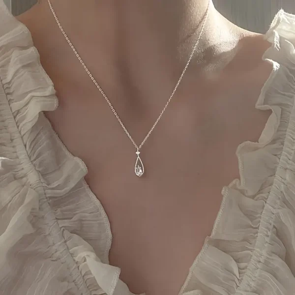 A Fashionable  Necklace Ins Cold Style Water Drop Pendant Necklace Simple French Clavicle Chain Daily Versatile Accessories Gift - Image 6